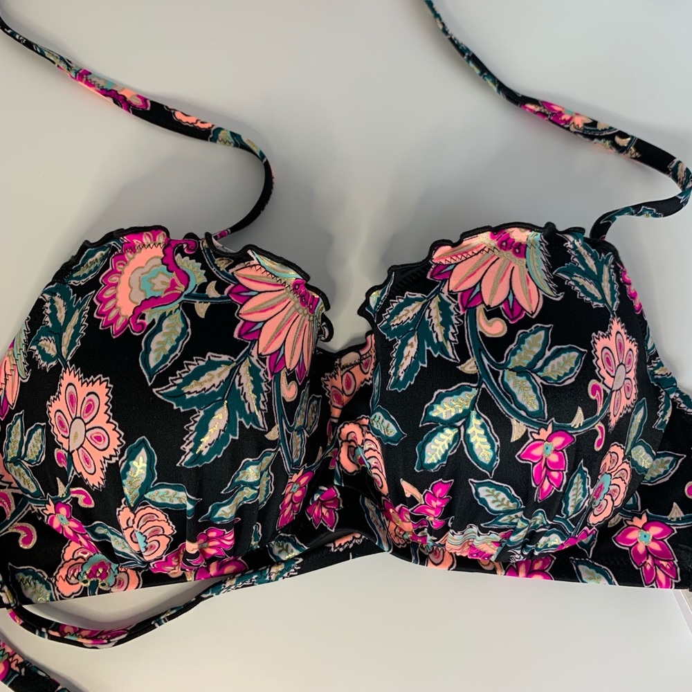 Bikini separates top